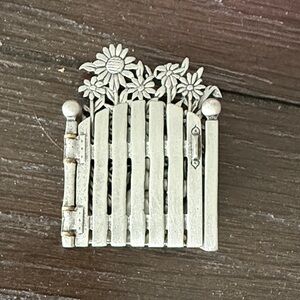 Silver Garden Gate Brooch Pin vintage bunny Easter sunflower carrot gate fence 🐰